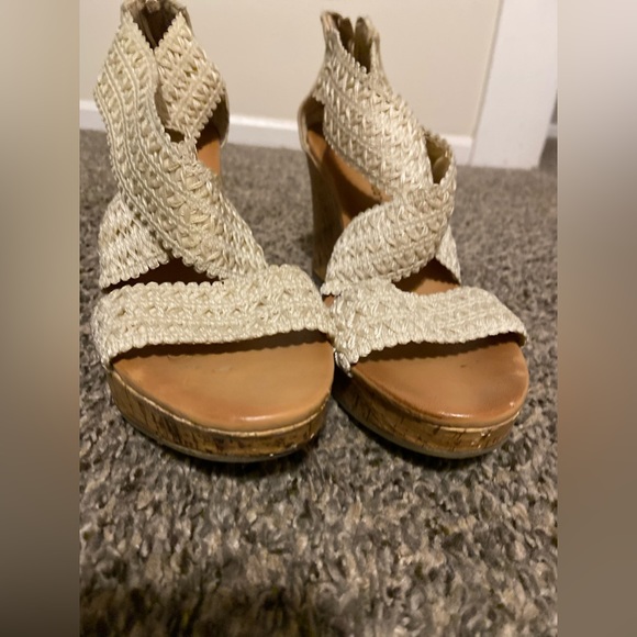 Wedge strap heels - Picture 5 of 6